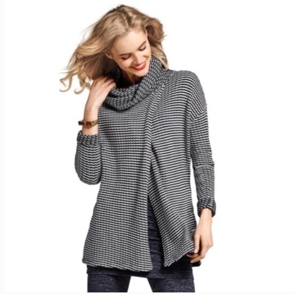 Cabi Fergie Turtleneck Striped Split Front Sweater Size Small Cozy Pullover - Picture 5 of 11